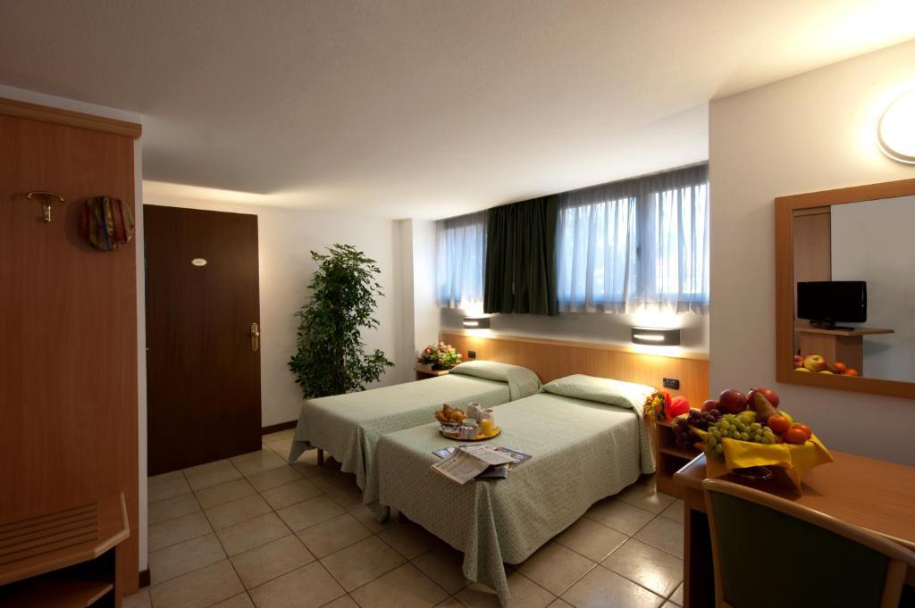 Hotel Roma Cassano Magnago Room photo