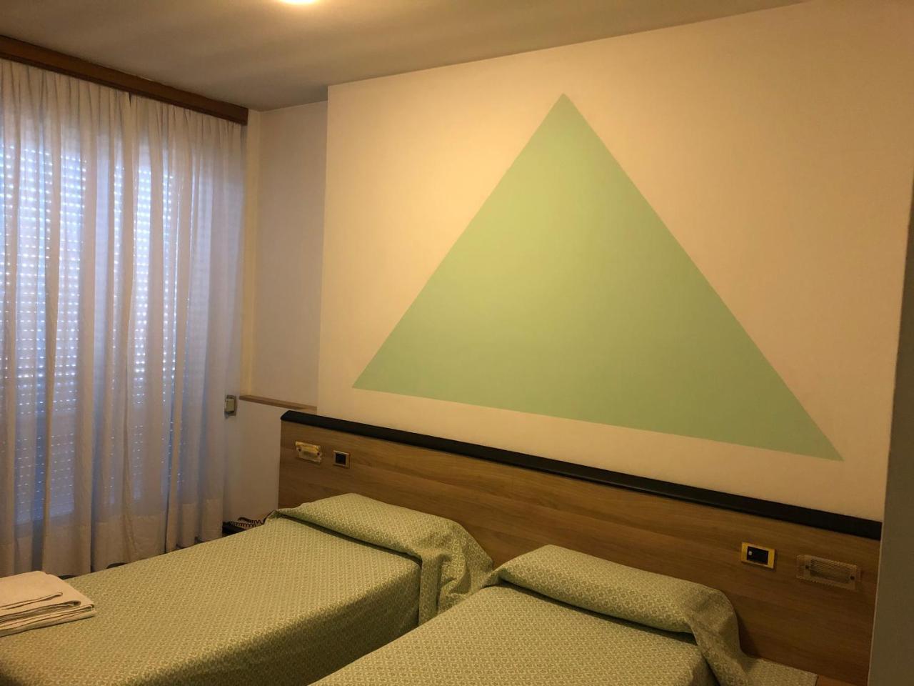 Hotel Roma Cassano Magnago Exterior photo